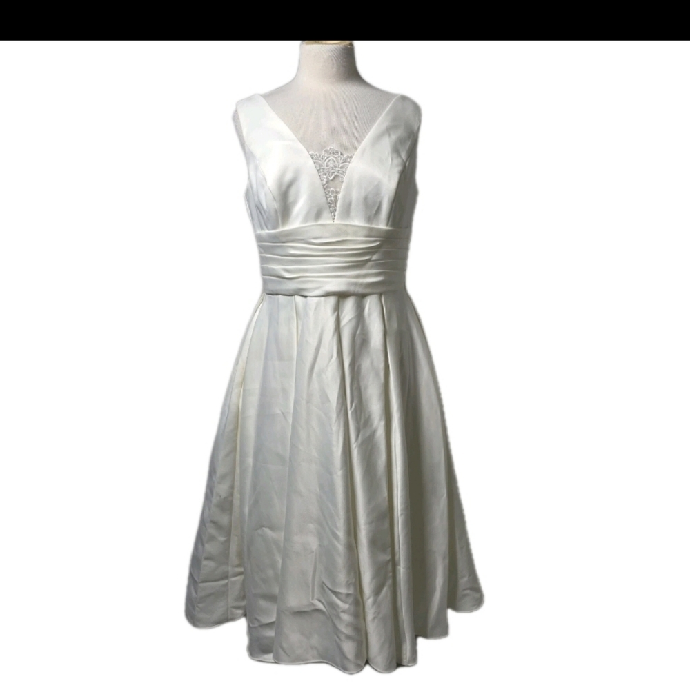 Elegant Short Wedding Dresses Tea Length Lace Satin Long Sleeves Bride Gown